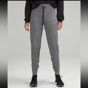 Brand New! Lululemon Women’s Gray Engineered Warmth Jogger